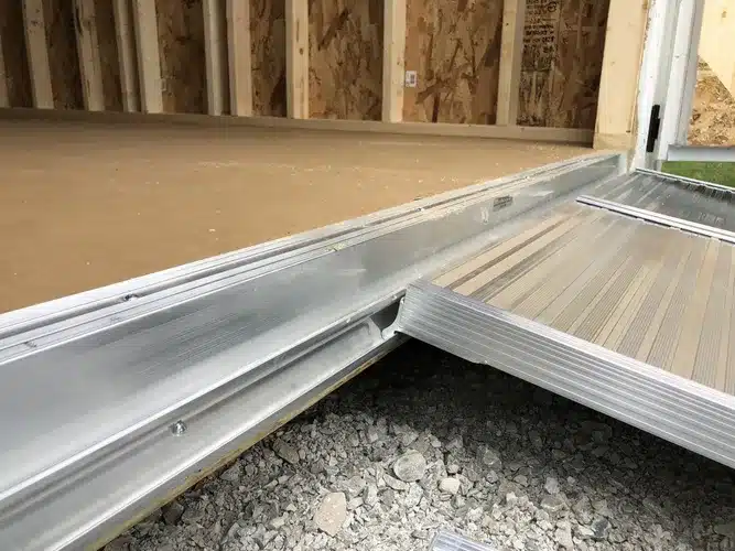 1 (Panel) 23"x48" Medium Duty Aluminum Ramp - Image 4