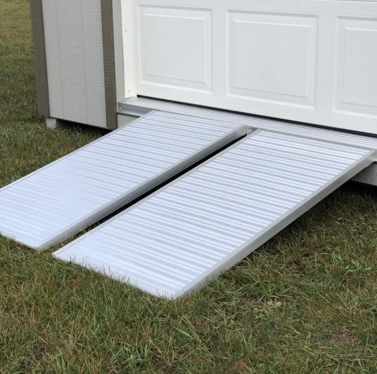 Set of 23"x48" Heavy Duty Aluminum Ramps
